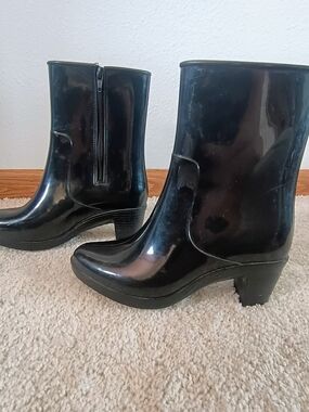 Black Glossy Heeled Rain Boots Women EU 36 USA 6 Waterproof Mid Calf Zip Boots